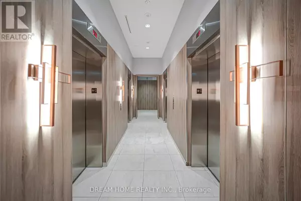 Toronto (banbury-don Mills), ON M3C0R1,50 O'Neill RD #403