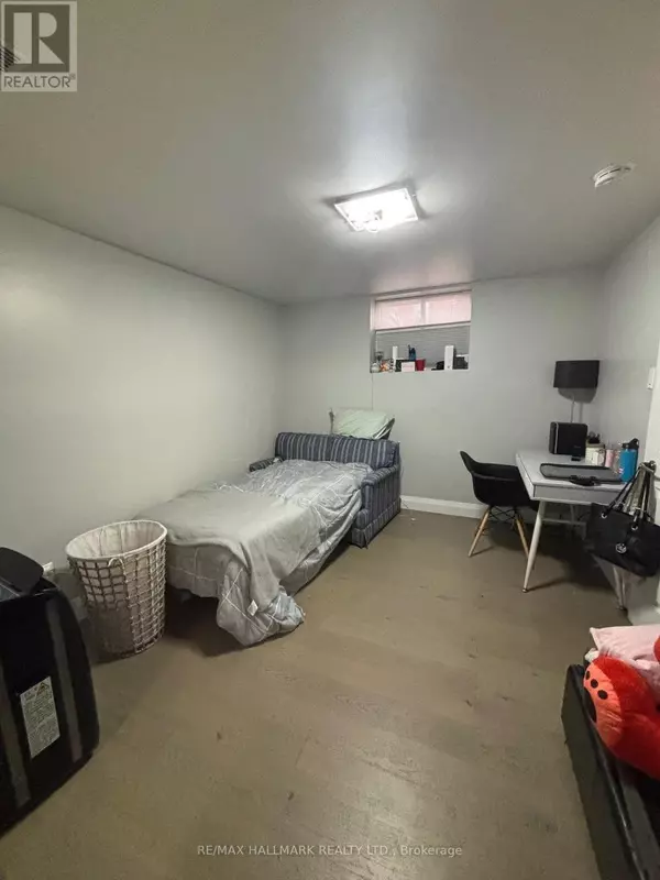 Toronto (yonge-st. Clair), ON M5P2G7,97 ORIOLE PARKWAY