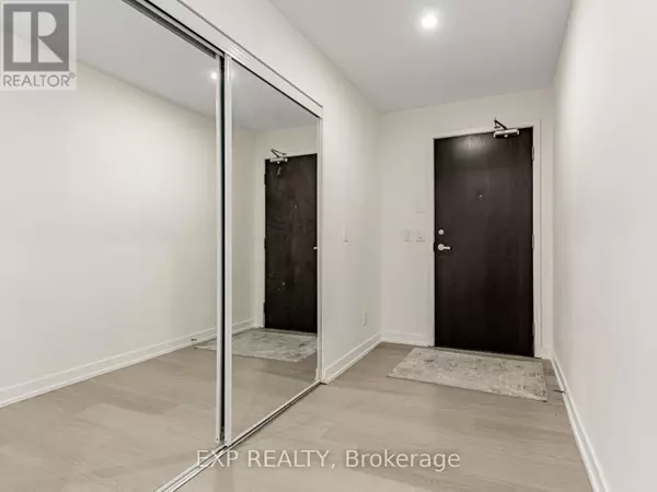 Toronto (regent Park), ON M5A0C2,55 Regent Park BLVD #319