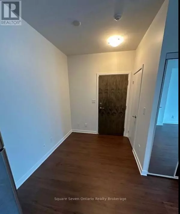 Toronto (waterfront Communities), ON M5J2Z3,33 Bay ST #3013