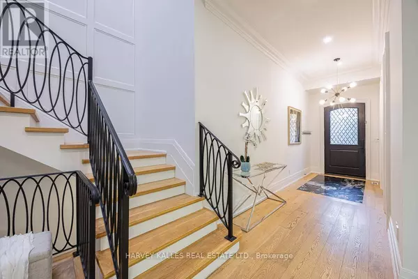 Toronto (yonge-eglinton), ON M5P1A4,85 CHAPLIN CRESCENT