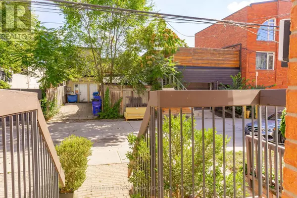 Toronto (moss Park), ON M5A1Z5,58A POULETT STREET