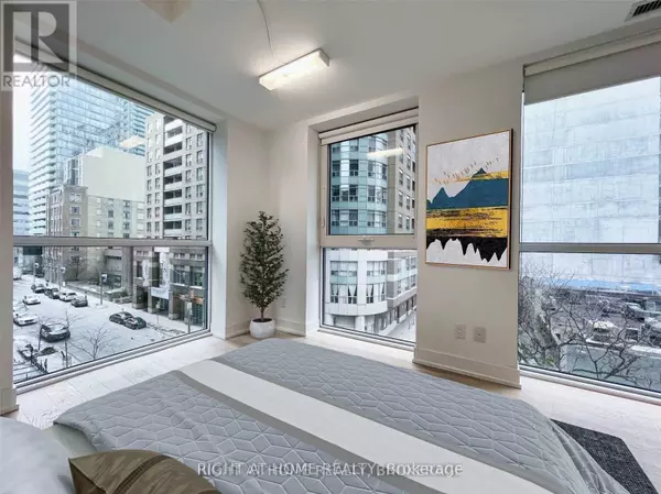 Toronto (bay Street Corridor), ON M4Y1A1,7 Grenville ST #522&622