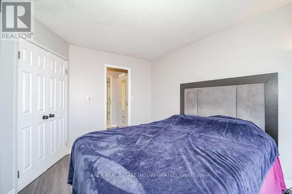 Toronto (waterfront Communities), ON M5A4M8,222 The Esplanade #932