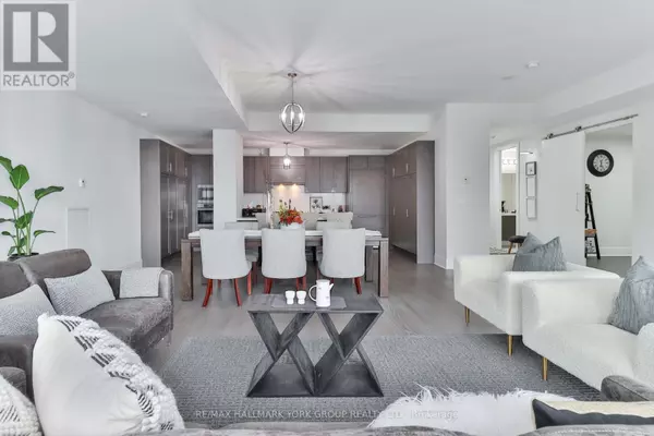 Toronto (waterfront Communities), ON M5E0A4,29 Queens Quay East #505