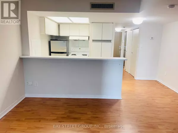 Toronto (bay Street Corridor), ON M5S3A6,1001 Bay ST #2213