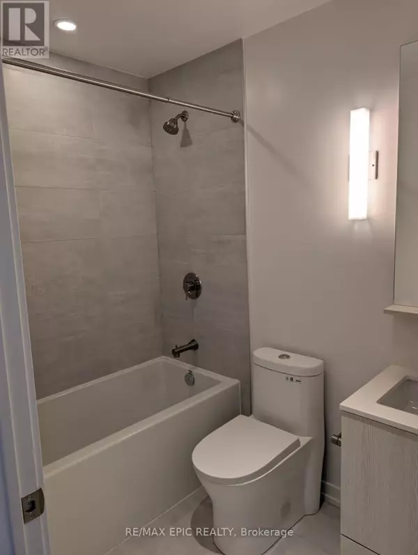 Toronto (mount Pleasant West), ON M4P1V7,110 Broadway AVE #906S