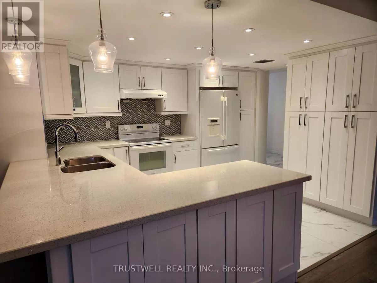 Toronto (hillcrest Village), ON M2H3N9,65 Skymark DR #1706