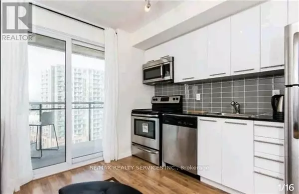 Toronto (niagara), ON M6K0A5,38 Joe Shuster WAY #1420