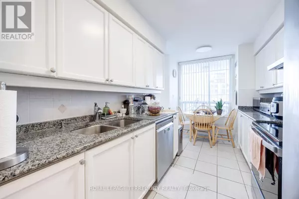 1 Rean DR #2204, Toronto (bayview Village), ON M2K3C1