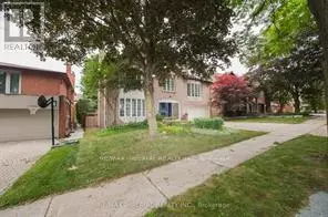11 RIDERWOOD DRIVE, Toronto (st. Andrew-windfields), ON M2L2X4