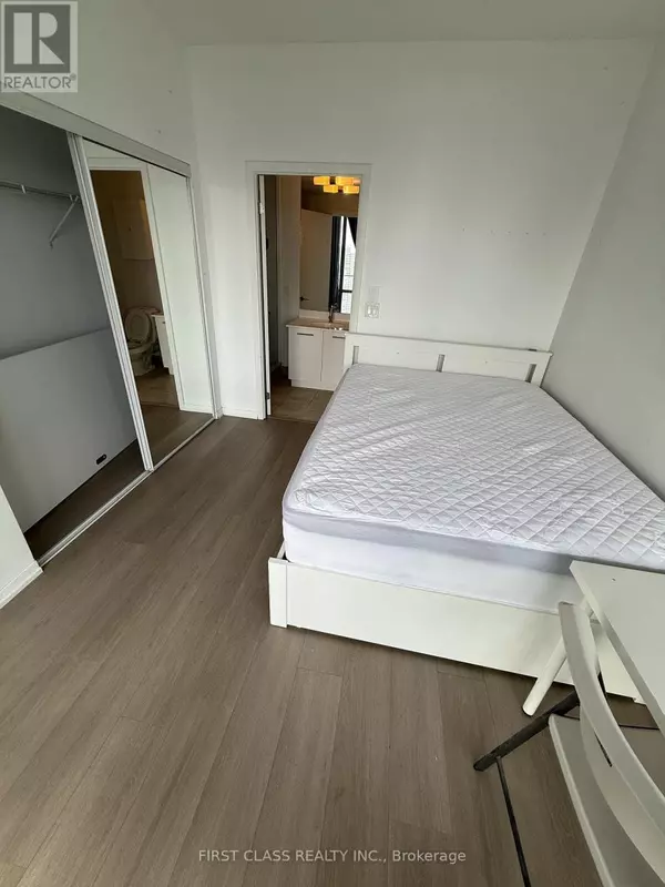 Toronto (bay Street Corridor), ON M5S1Z6,832 Bay ST #3608