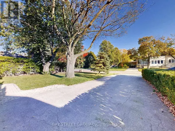 Toronto (banbury-don Mills), ON M3B2V2,8 OVERTON CRESCENT