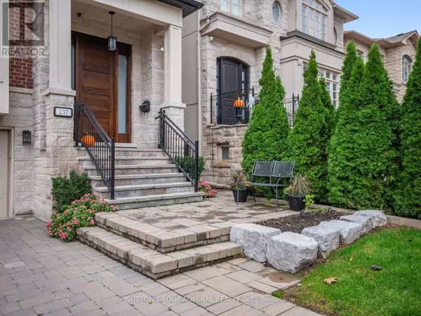 Toronto (bedford Park-nortown), ON M5M2V6,237 JOICEY BOULEVARD