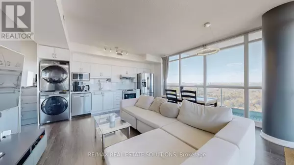 Toronto (bayview Village), ON M2K0B4,33 Singer CT #3102