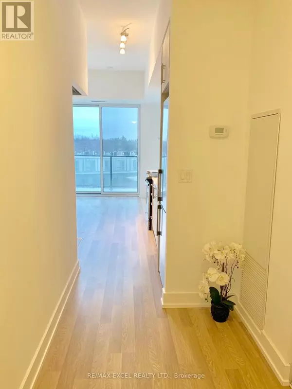 Toronto (don Valley Village), ON M2J4T1,150 Fairview Mall DR #408