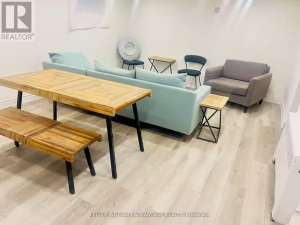 Toronto (casa Loma), ON M5R1K9,580 Davenport RD #3