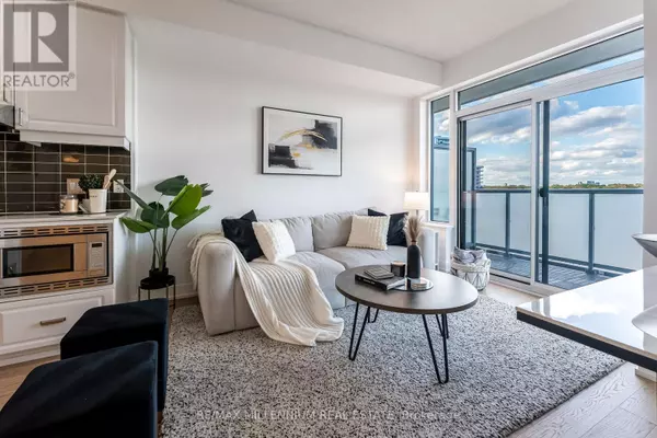 Toronto (bayview Village), ON M2K0E9,7 Kenaston GDNS #322