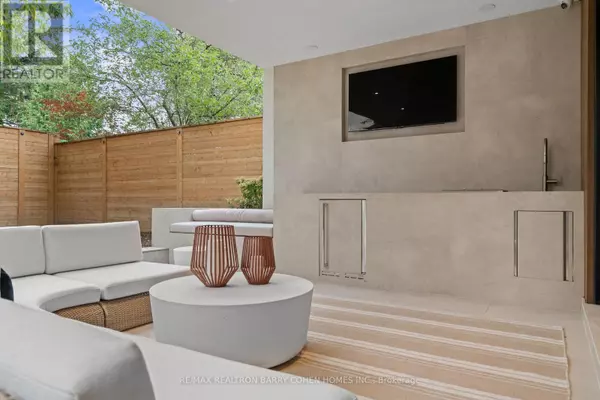 Toronto (bridle Path-sunnybrook-york Mills), ON M4P1W8,353 BROADWAY AVENUE