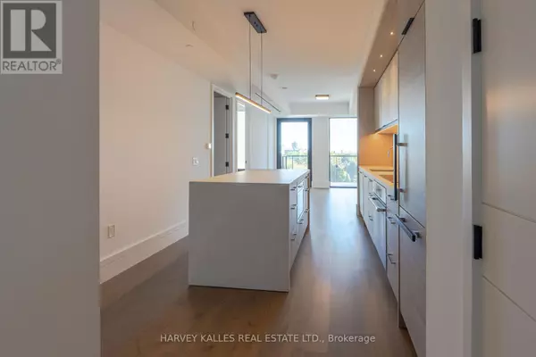 Toronto (forest Hill South), ON M4V1W7,215 Lonsdale RD #705