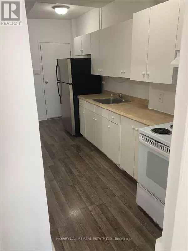 Toronto (humewood-cedarvale), ON M6C1C4,881 St Clair AVE West #Main #2