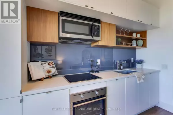 Toronto (yonge-st. Clair), ON M4V1N5,111 St Clair AVE West #1826