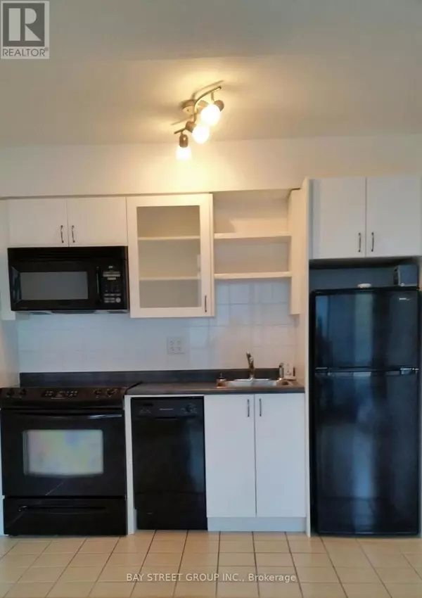 Toronto (niagara), ON M5V1B7,600 Fleet ST #1010