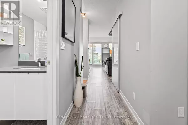 Toronto (niagara), ON M6K3R7,69 Lynn Williams ST #709