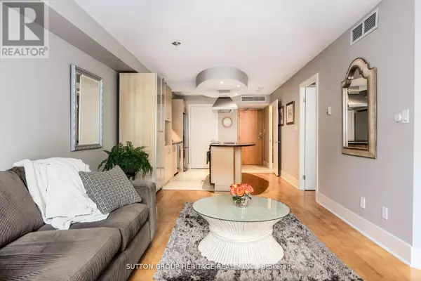 Toronto (waterfront Communities), ON M5V3M8,550 Queens Quay West #126