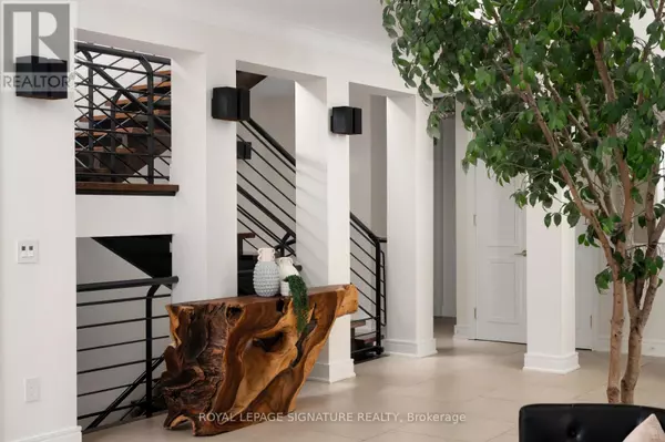 Toronto (st. Andrew-windfields), ON M2L1V2,8 HARRISON ROAD