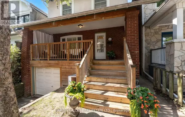 Toronto (humewood-cedarvale), ON M6C2T8,306 WYCHWOOD AVENUE