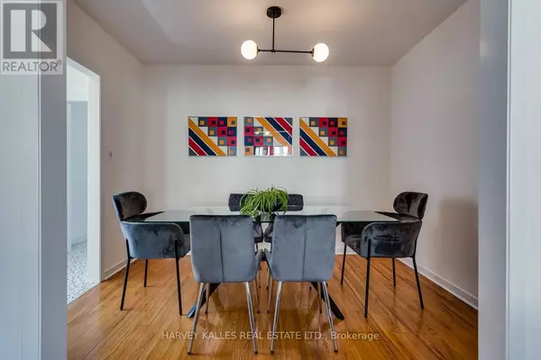 Toronto (oakwood Village), ON M6C1N4,7 MULBERRY CRESCENT