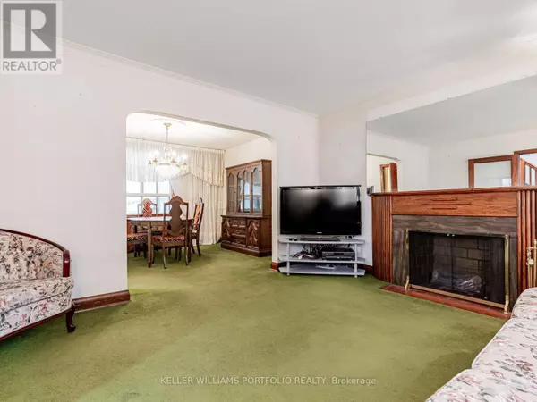 Toronto (bridle Path-sunnybrook-york Mills), ON M4P2T9,51 GLENAVY AVENUE