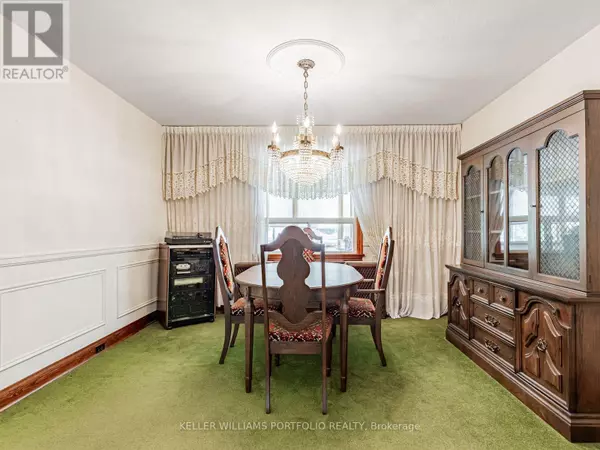 Toronto (bridle Path-sunnybrook-york Mills), ON M4P2T9,51 GLENAVY AVENUE