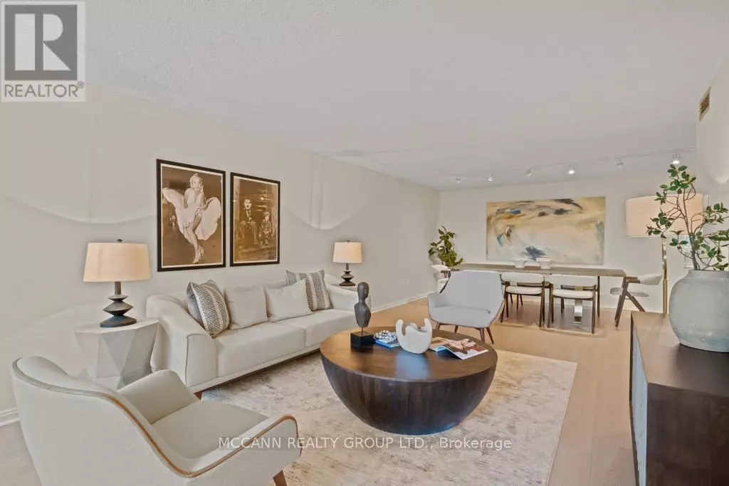 Toronto (rosedale-moore Park), ON M4W3M3,360 Bloor ST East #301