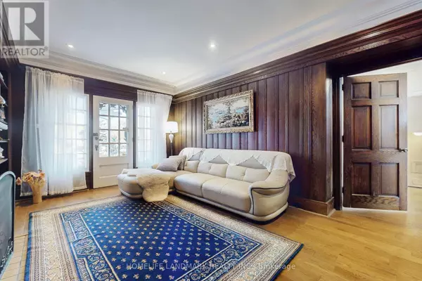 Toronto (forest Hill South), ON M5P1L8,8 KILLARNEY ROAD