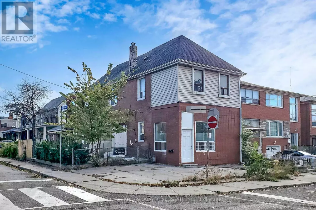 Toronto (trinity-bellwoods), ON M6J2R2,229 BELLWOODS AVENUE