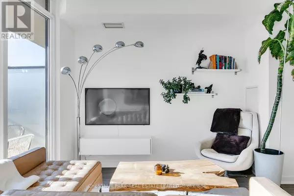 Toronto (waterfront Communities), ON M5V3Z7,25 Capreol CT #3010