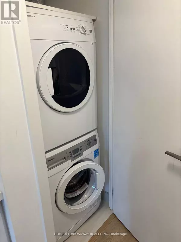 Toronto (annex), ON M5R0B6,188 Cumberland ST #803