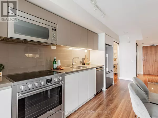 Toronto (waterfront Communities), ON M5V0J9,85 Queens Wharf RD #3002