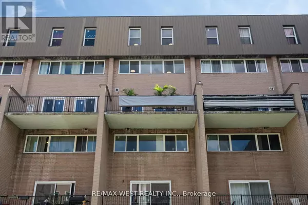 Toronto (pleasant View), ON M2J4T7,165 Cherokee BLVD North #236