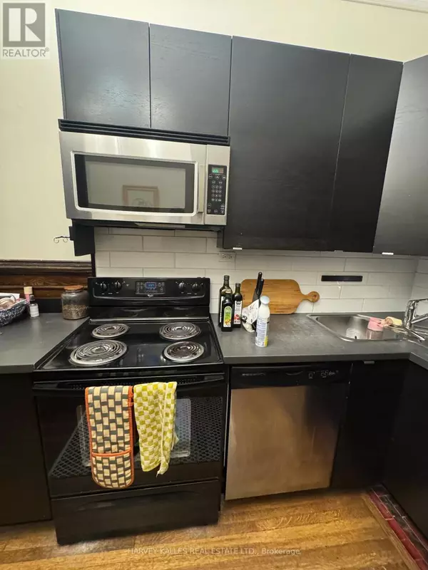 Toronto (annex), ON M5R2R9,678 Huron ST #200