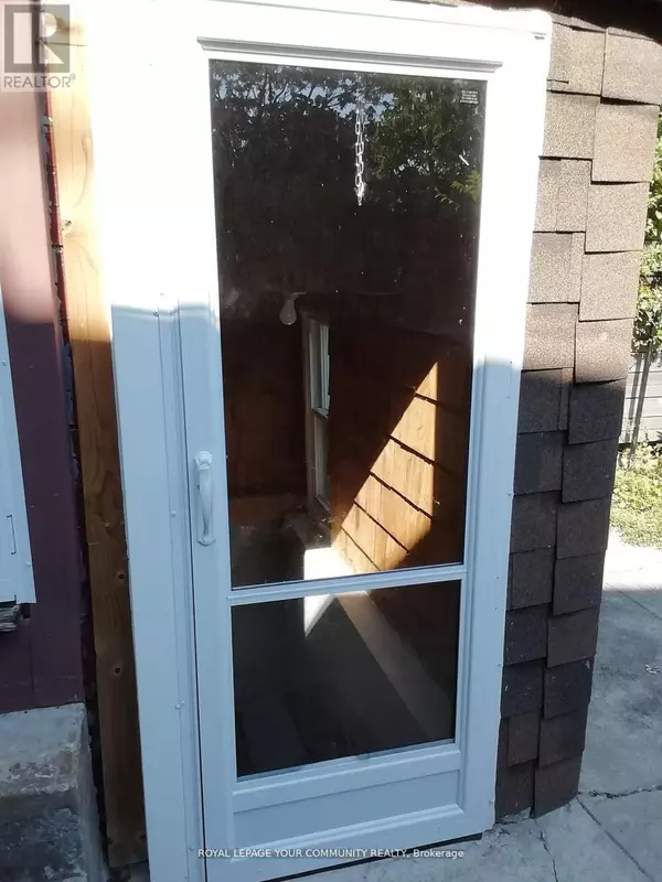 Toronto (annex), ON M6G2M4,761 Markham ST #Bsmt