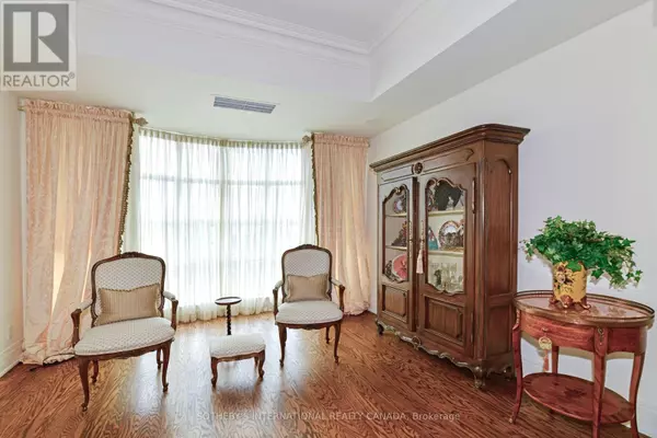 Toronto (yonge-st. Clair), ON M4V3C7,33 Delisle AVE #905