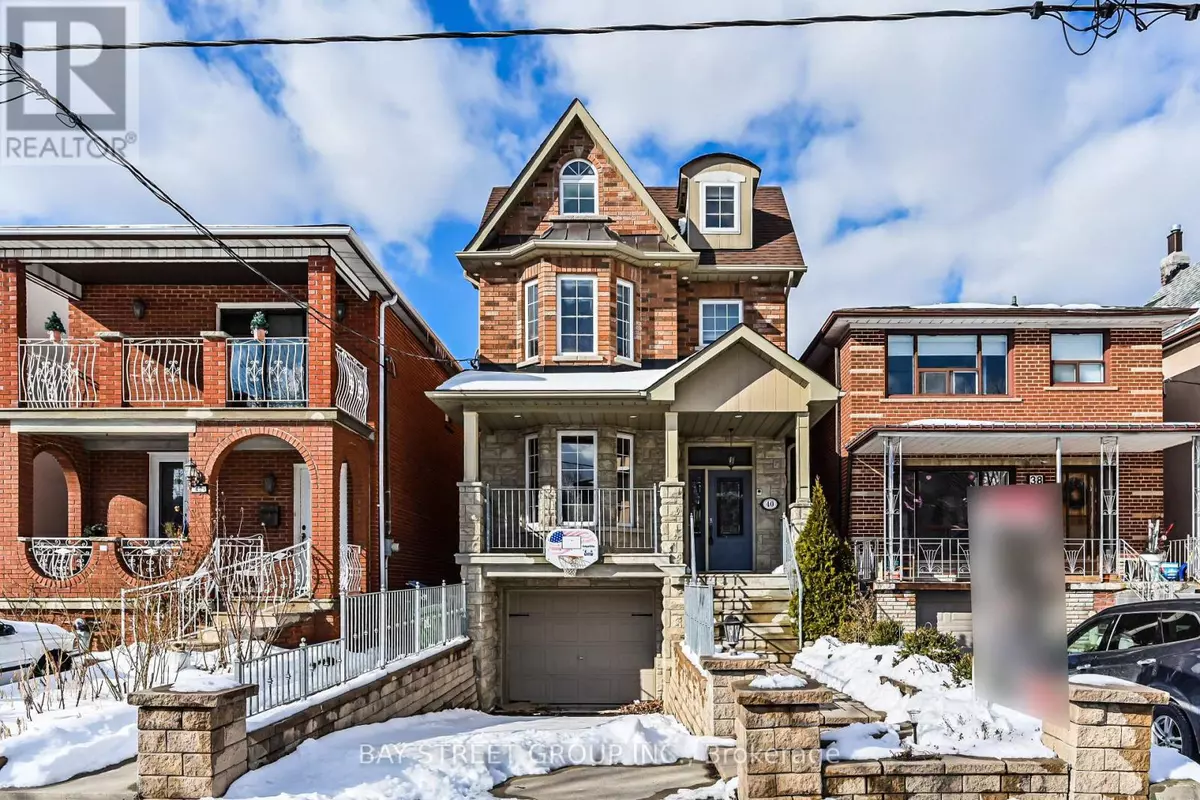 Toronto (oakwood Village), ON M6C1M3,40 HOLLAND PARK AVENUE