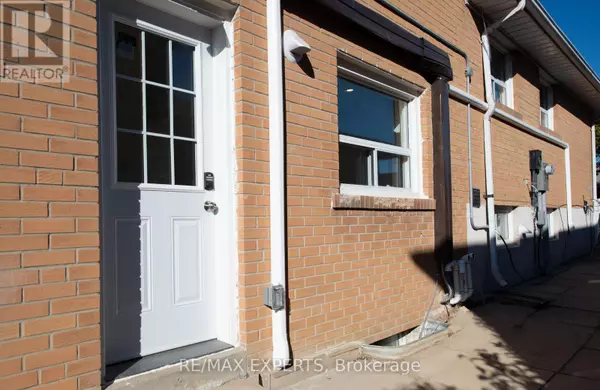 Toronto (pleasant View), ON M2J3S1,59 Bowhill CRES #3