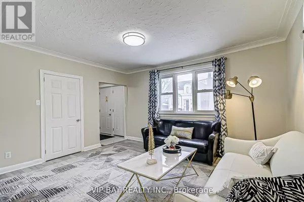 52 ATHABASKA AVENUE, Toronto (newtonbrook East), ON M2M2T9