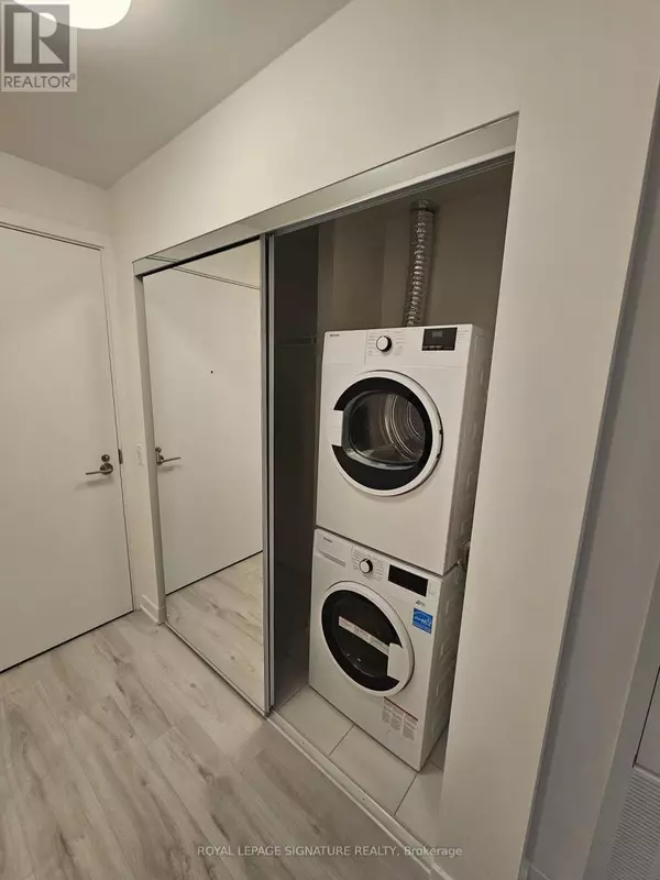 Toronto (mount Pleasant West), ON M4P1V7,110 Broadway AVE #1004