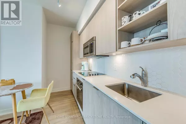 Toronto (niagara), ON M6K0C9,50 Ordnance ST #2212