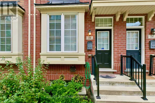 Toronto (moss Park), ON M5A0G5,28 RAFFEIX LANE